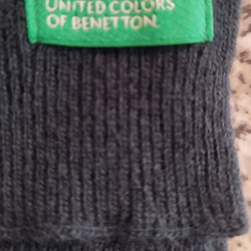 United Colors of Benetton green scarf, new