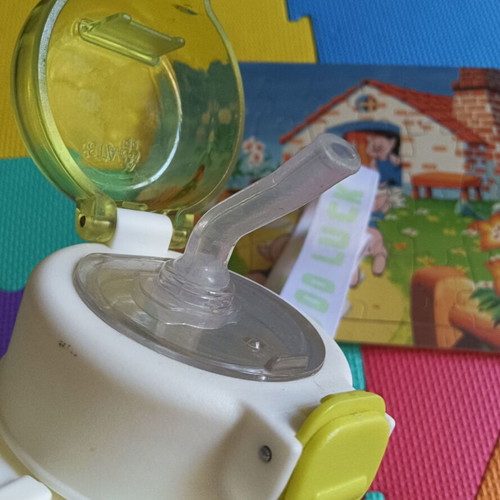 Kids Water Bottle "Camera" 600ml like new with strap