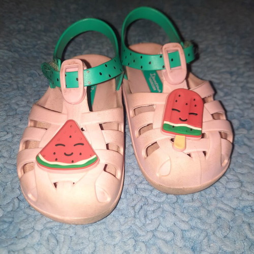 Ipanema children's beach shoes used, size 22