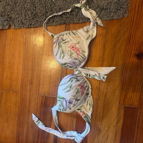 Swimwear top used, pack of two, with padding size 75B