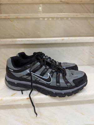 Nike P-6000 athletic shoes used, size 46, black