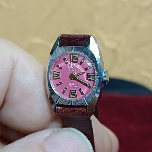 BENO women's manual winding wristwatch like new, vintage pink dial