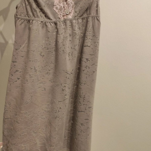 Lace nightdress like new, grey with pink details, size small