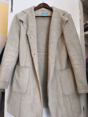 Coat with faux fur lining beige like new, size M