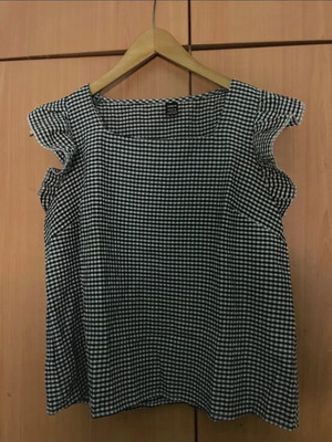 Checked blouse Shein like new, size L, black and white