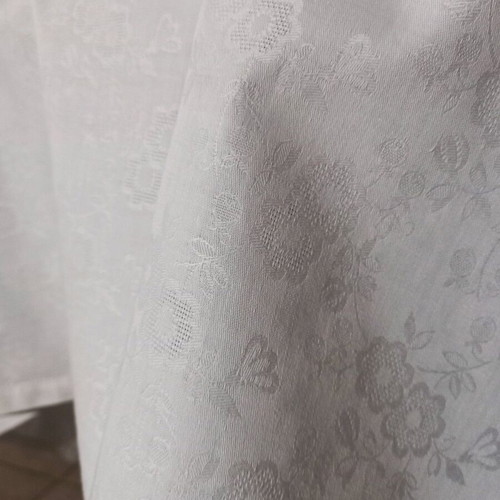 Jacquard tablecloth new with 12 floral cotton satin napkins