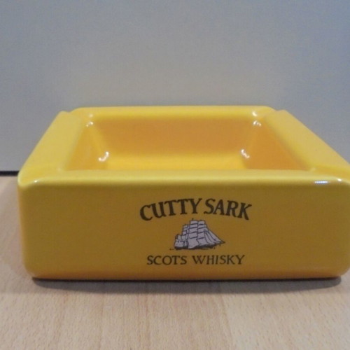 Cutty Sark Scots Whisky old promotional ceramic ashtray used