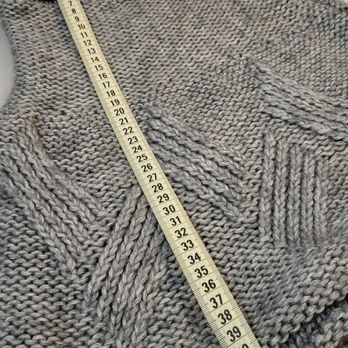 Knitted grey poncho like new, wool, excellent condition