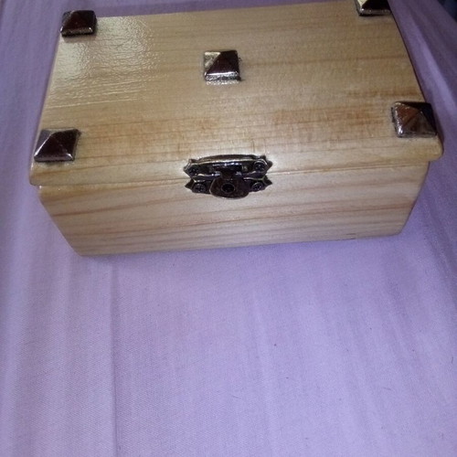 Handmade wooden jewelry box in pine wood with rock design