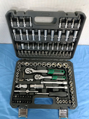 Tool set 108 pieces new 1/4-3/8
