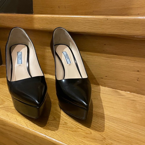 Prada black leather high platform pumps like new