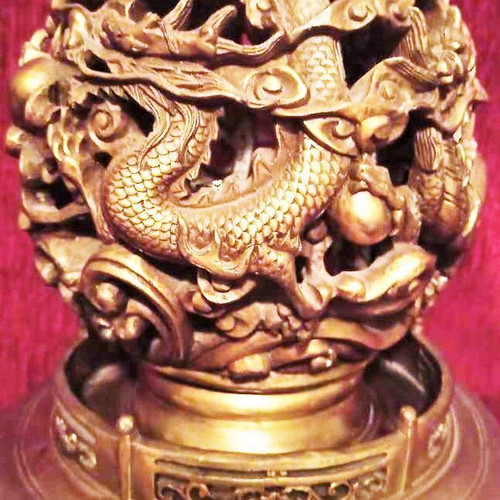 Chinese rotating feng shui ball like new, solid bronze