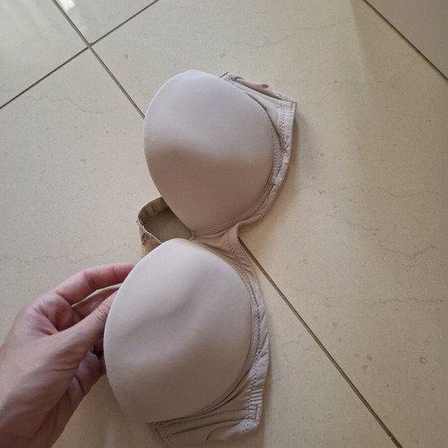 Tezenis bra classic strapless beige like new