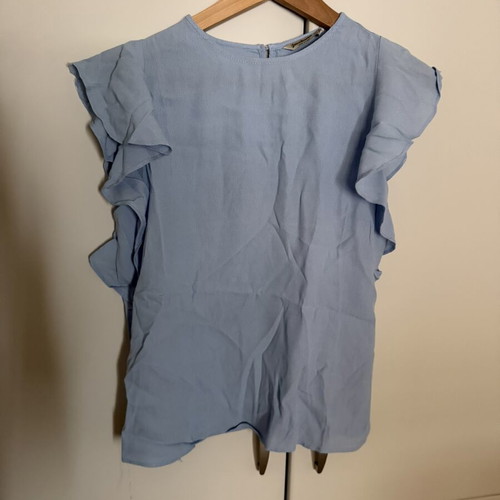 Blouse with ruffles on sleeves small Star Body H like new