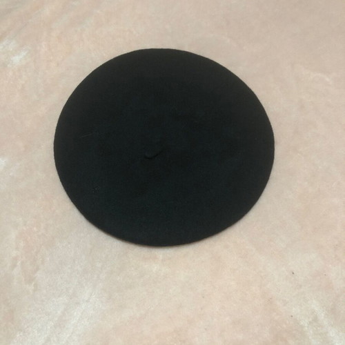 Benetton wool beret French style like new black