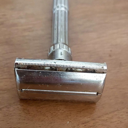 Gillette Slim Adjustable vintage safety razor used with original case