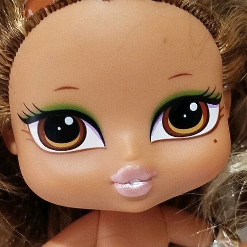 Bratz dolls used, lot of 4 with flaws for OOAK
