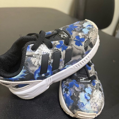 Adidas sneakers size 21 like new for girl
