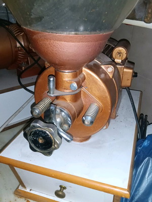 Coffee cutting machine used for mechanics