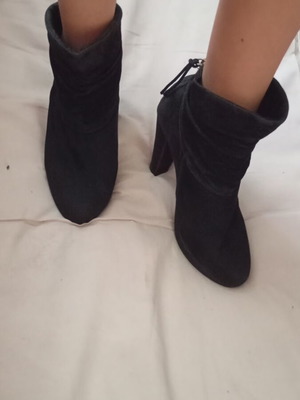Women's suede black ankle boots with back zipper and 8cm heel like new