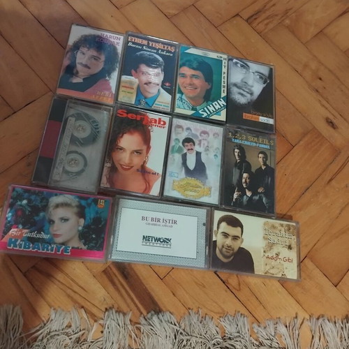 Audio cassettes used, pack of 8, Turkish and foreign artists