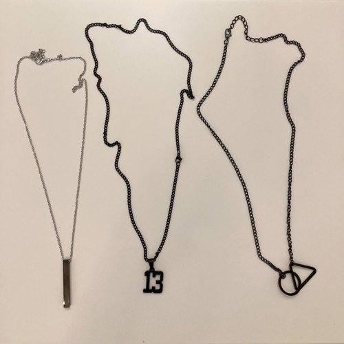 Set of 3 men's necklaces like new