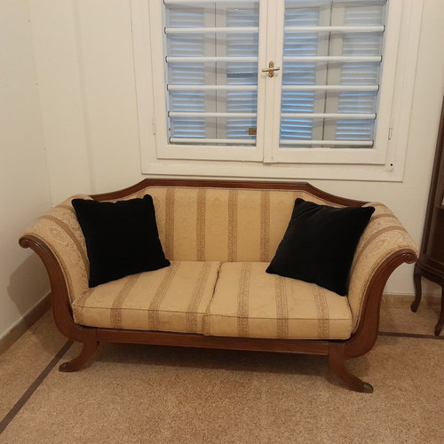 Branded vintage sofa, like new