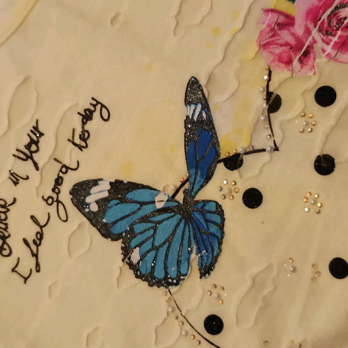 Vanity t-shirt for 10-year-old girl used, yellow with butterflies and ripped style