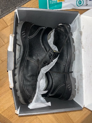 Safety Jogger low work shoes like new, size 44, black