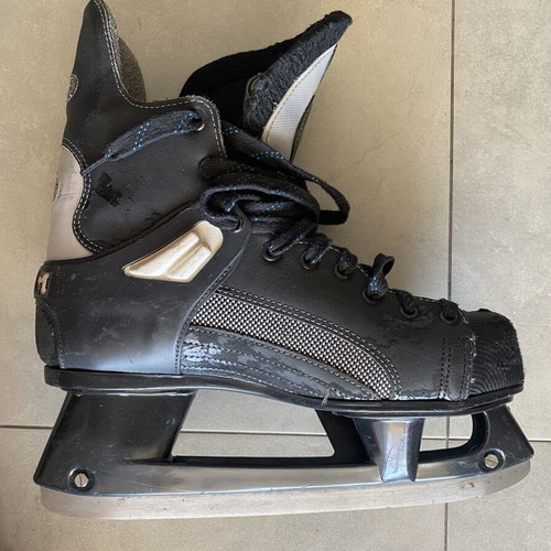 CCM Edge vintage ice hockey skates size 10 used with Pro 3 Lite blades