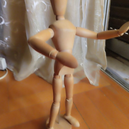 Wooden mannequin with joints used