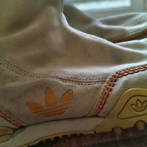 Adidas snow boot used, beige orange