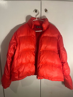 Shein red puffer jacket new size M