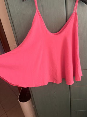 Pink blouse like new, comfortable fit, size small
