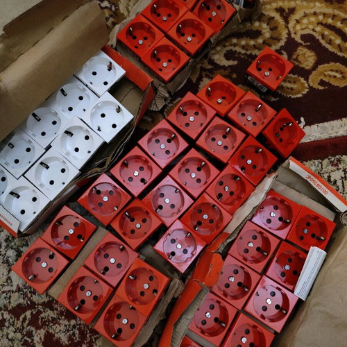 Legrand 077214 sockets like new, 49 pieces without frame