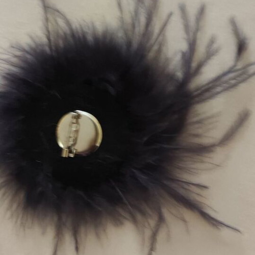 Women's brooch with dark gray feathers new