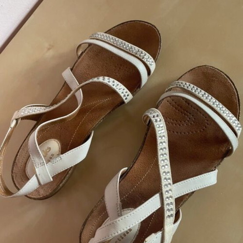 Clarks leather sandals size 39 wide fit with strass, like new
