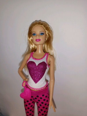 Barbie Fashionistas Pijama Party μεταχειρισμένη κούκλα με ρούχα και τσάντα