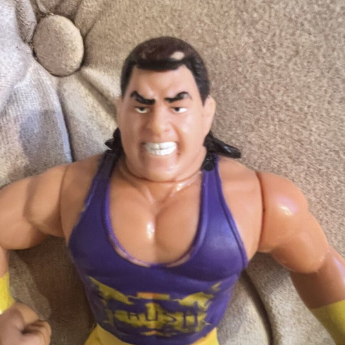 WWF Hasbro Crush figure like new, vintage wrestling collectible