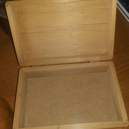 Dimple collectible box used in excellent condition
