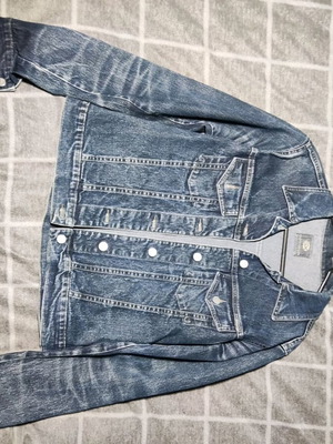 Women's denim jacket new, size medium, blue