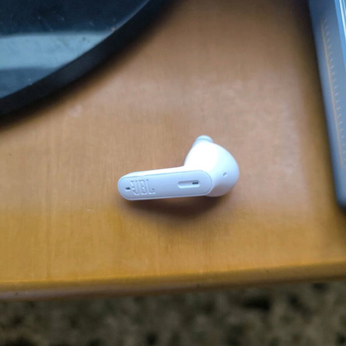 JBL Bluetooth wireless left earbud like new