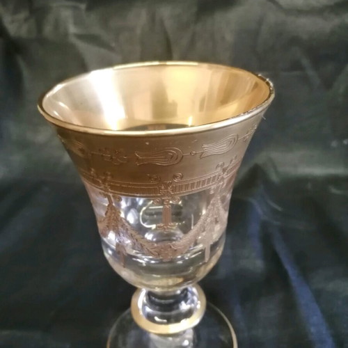 Italian crystal glasses like new, 16 pieces with embossed designs