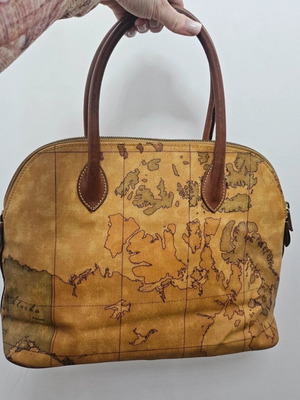Alviero Martini 1a Classe handbag like new, brown