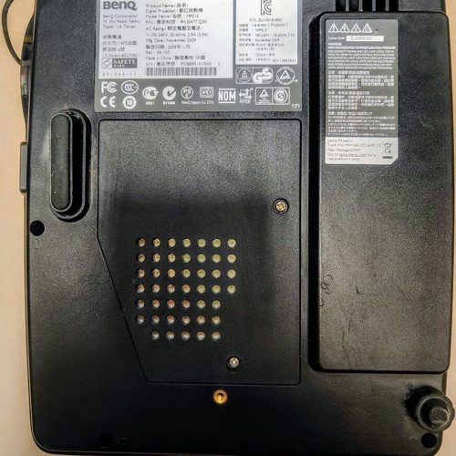 BenQ MP515 projector used with remote and new replacement lamp