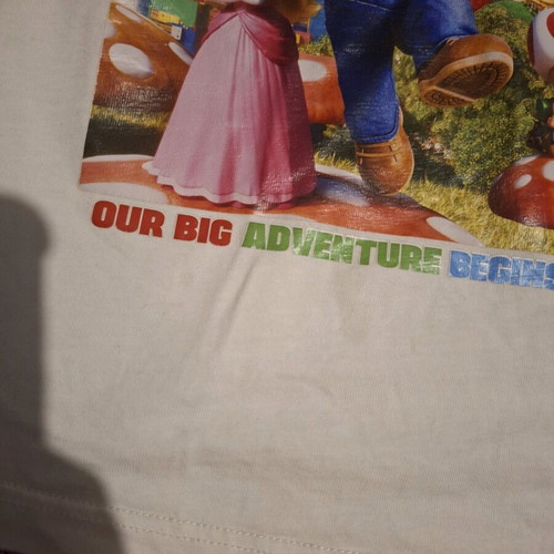 The Super Mario Bros. Movie clothing set like new, t-shirt and shorts