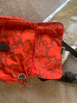 Τσαντάκι ώμου Tous σαν καινούργιο, μαύρο και κόκκινο