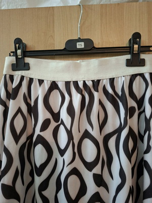 Skirt below the knee L/XL narrow fit new