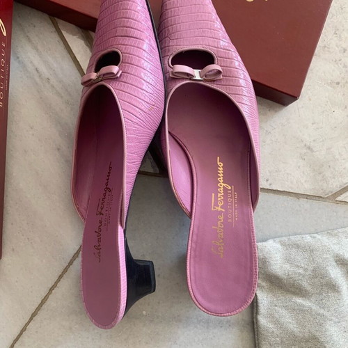 Ferragamo leather shoes like new, size 38.5