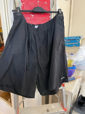 Columbia swimming Bermuda 2XL like new, black